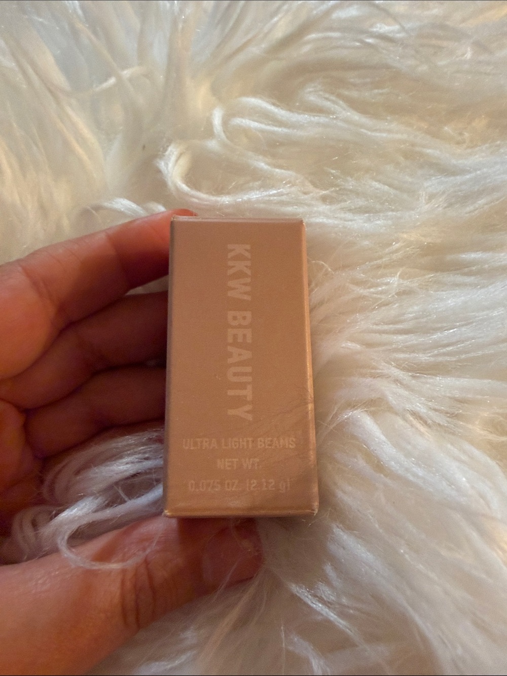 KKW Beauty loose eye shadow color: iridescent